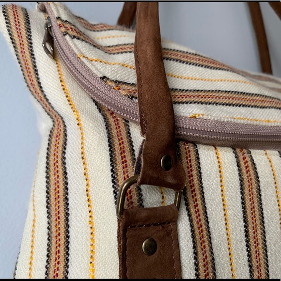 Sutisana Wool Striped Tote Bag - Picture 4 of 12